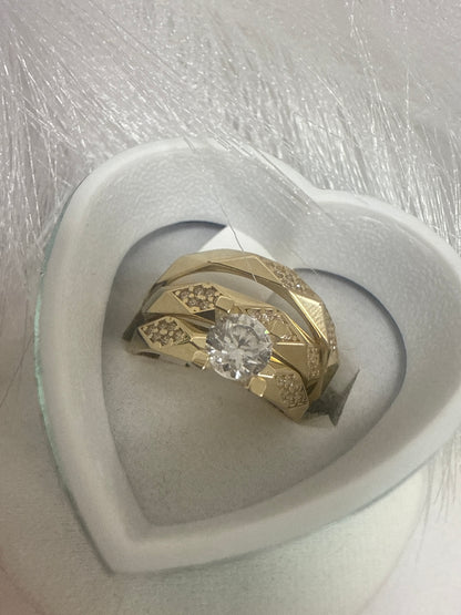 Elegante anillo de compromiso para mujer y hombre en oro 10k
