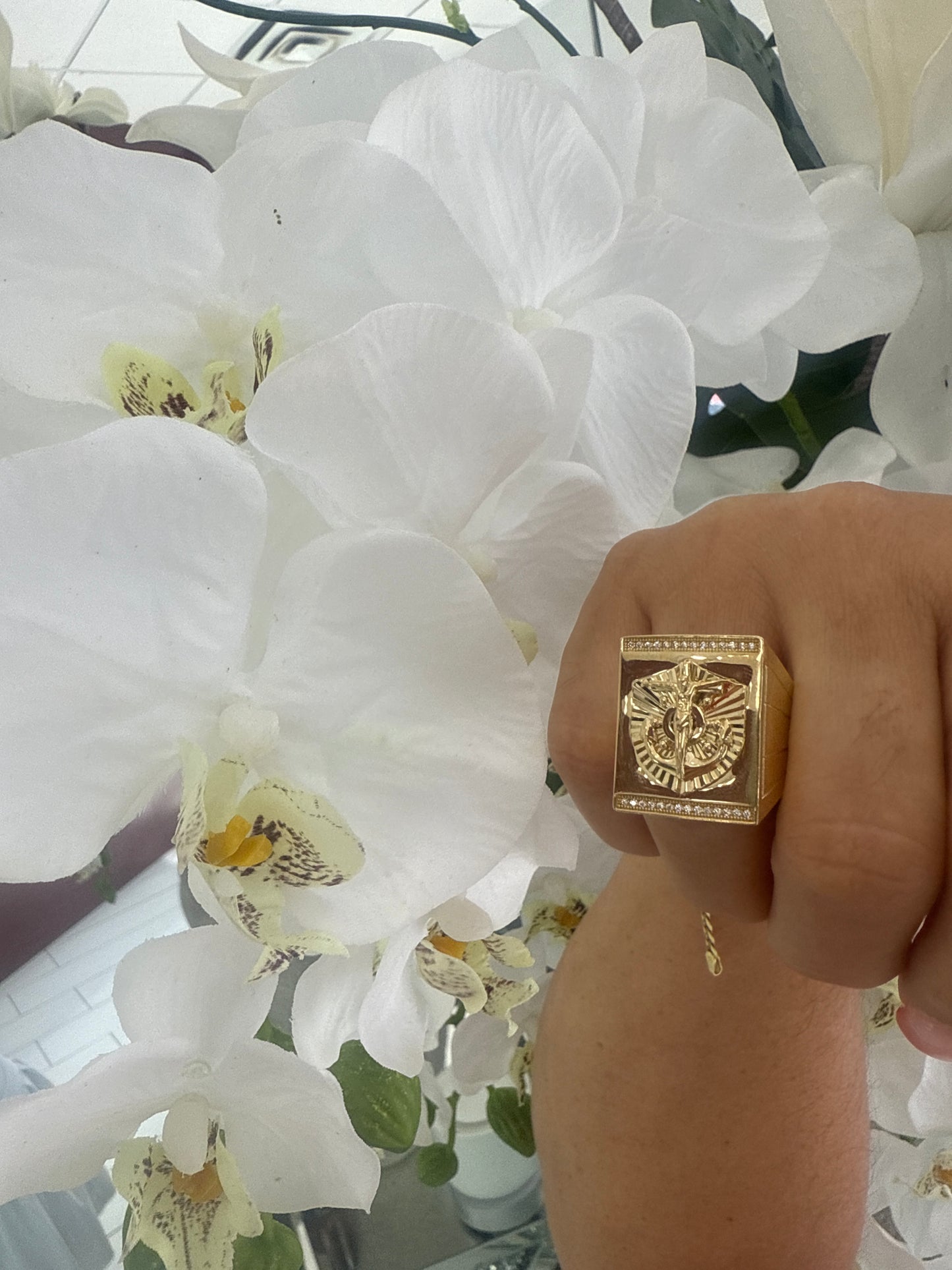 ANILLO DE anclas con crucifijo 10k